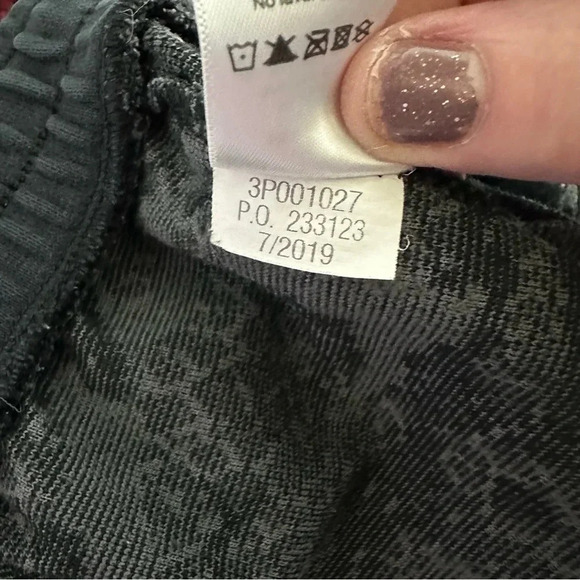Vineyard Vines S black + gray terry cloth camouflage joggers - Picture 7 of 7